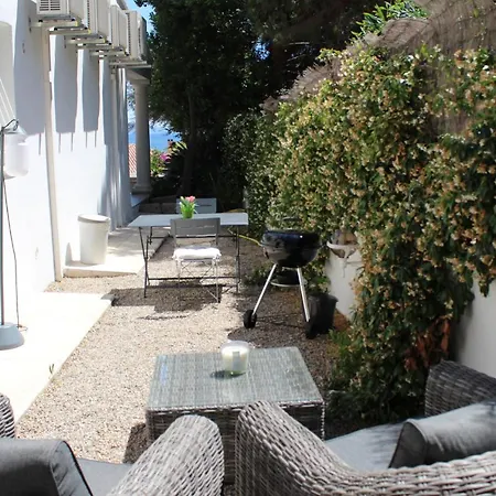 Santa Monica Villa *